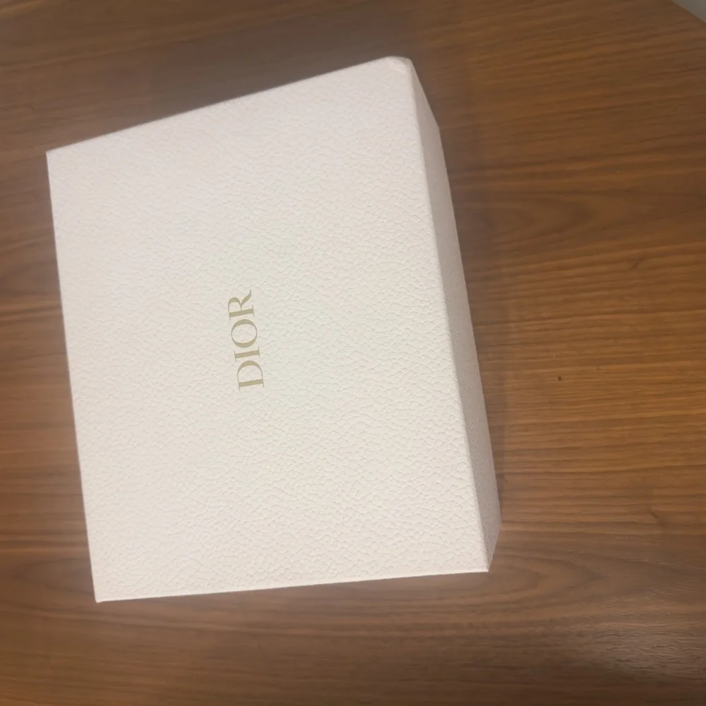 Dior visor with box and dustbag cleaning cloth